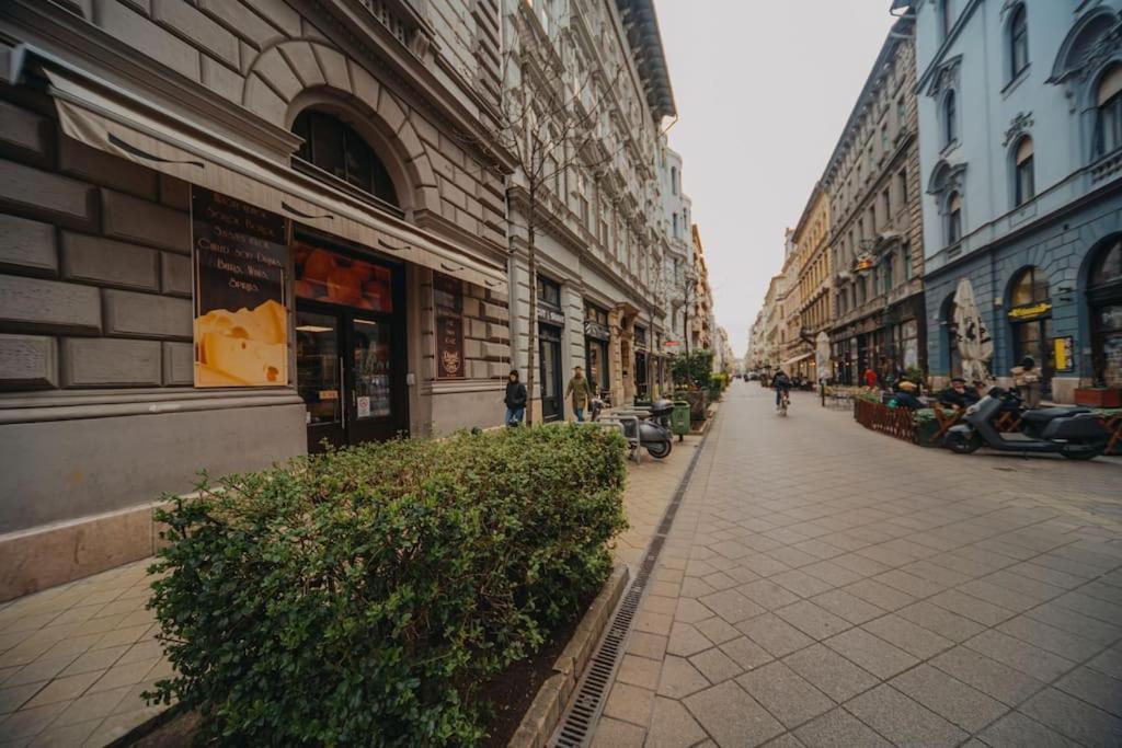 Orangehomes One Bedroom Art Apartment Budapest Luaran gambar