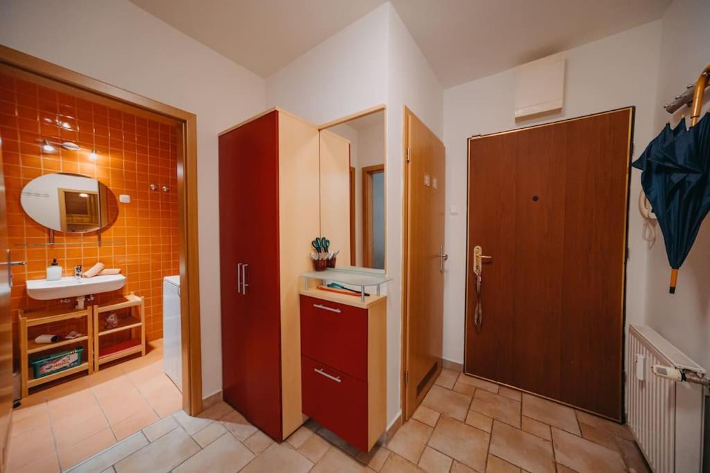 Orangehomes One Bedroom Art Apartment Budapest Luaran gambar